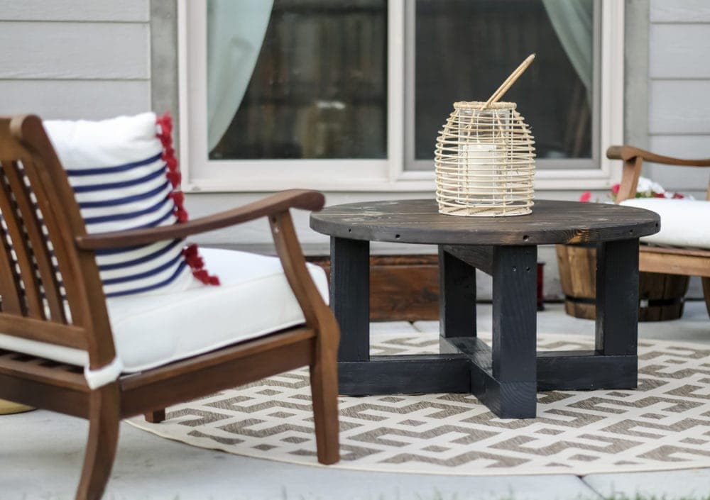 outdoor patio makeover with a DIY coffee table