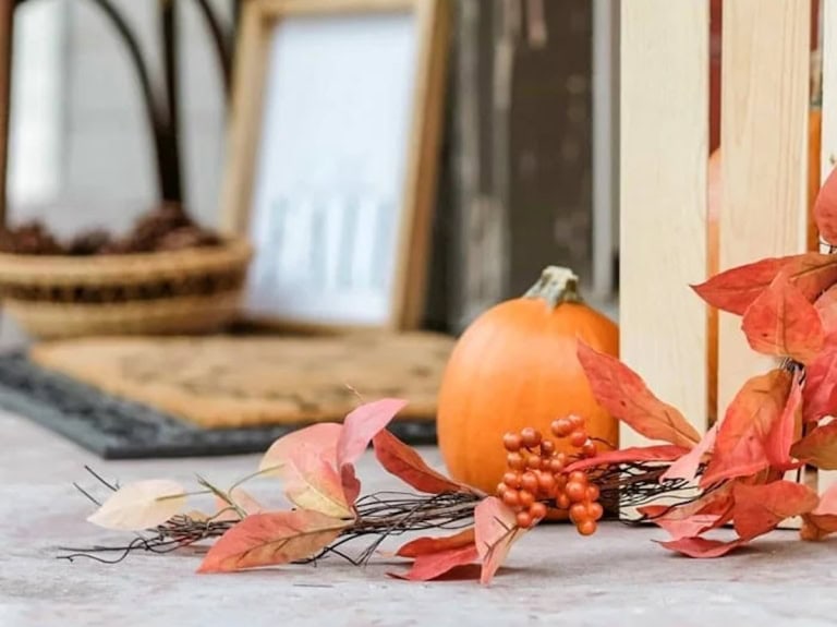 easy front_porch_decor_fall on a budget