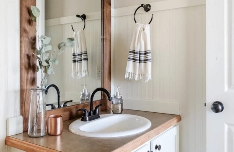 DIY farmhouse_bathroom_remodel_guide