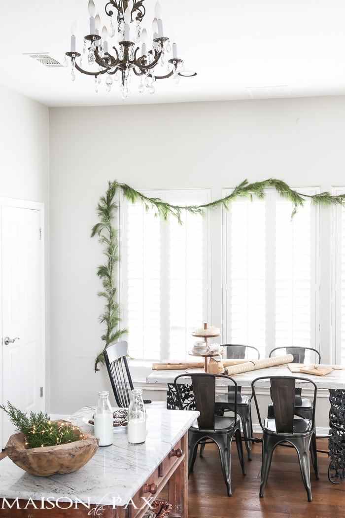 minimalist chritmas decorations using real garland