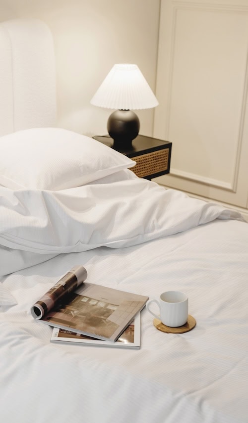 Benjamin Moore Swiss Coffee Paint Color, Neutral Bedroom