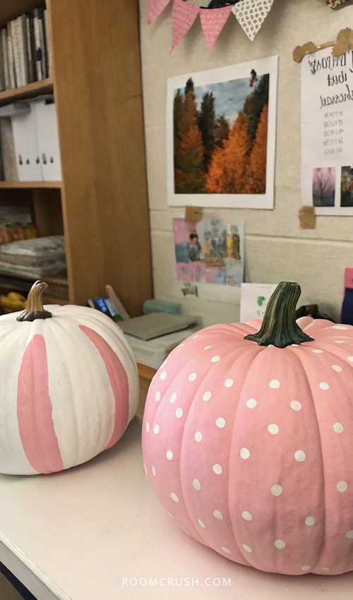 Fall Dorm Room Crafts: Painting Pumpkins Pink for Halloween