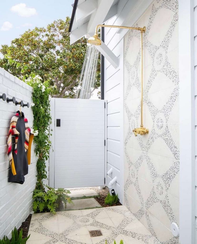 Outdoor Shower Inspiration: 40 Ideas To Create A Backyard Oasis