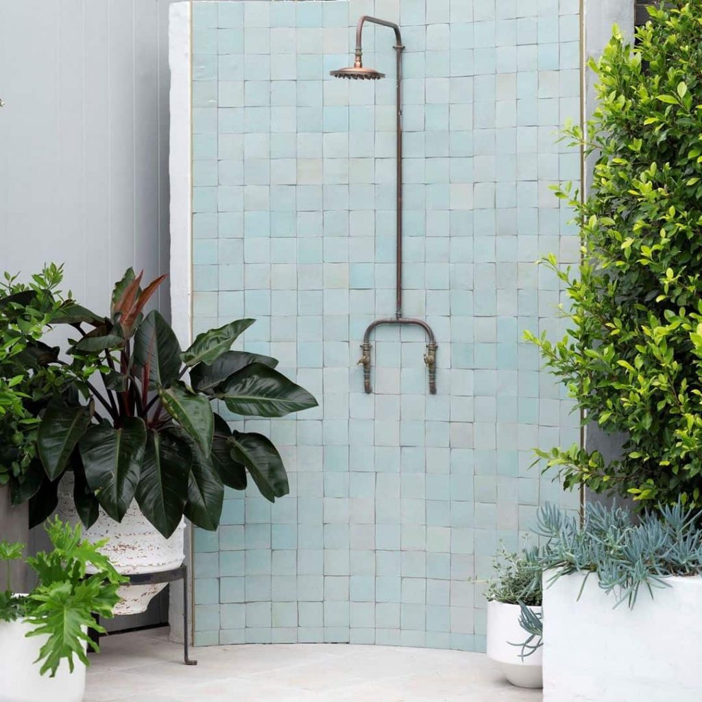 Outdoor Shower Inspiration: 40 Ideas To Create A Backyard Oasis