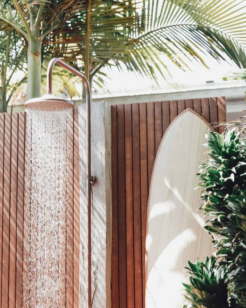 Outdoor Shower ideas Inspiration: 40 Ideas To Create A Backyard Oasis