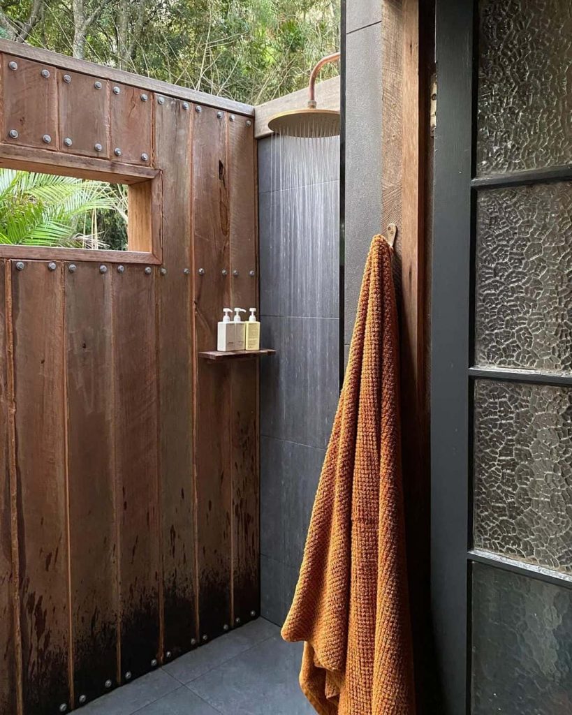 Outdoor Shower Inspiration: 40 Ideas To Create A Backyard Oasis