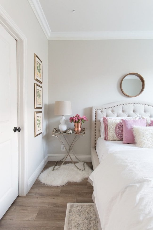 bedroom painted with Pale Oak by Benjamin Moore